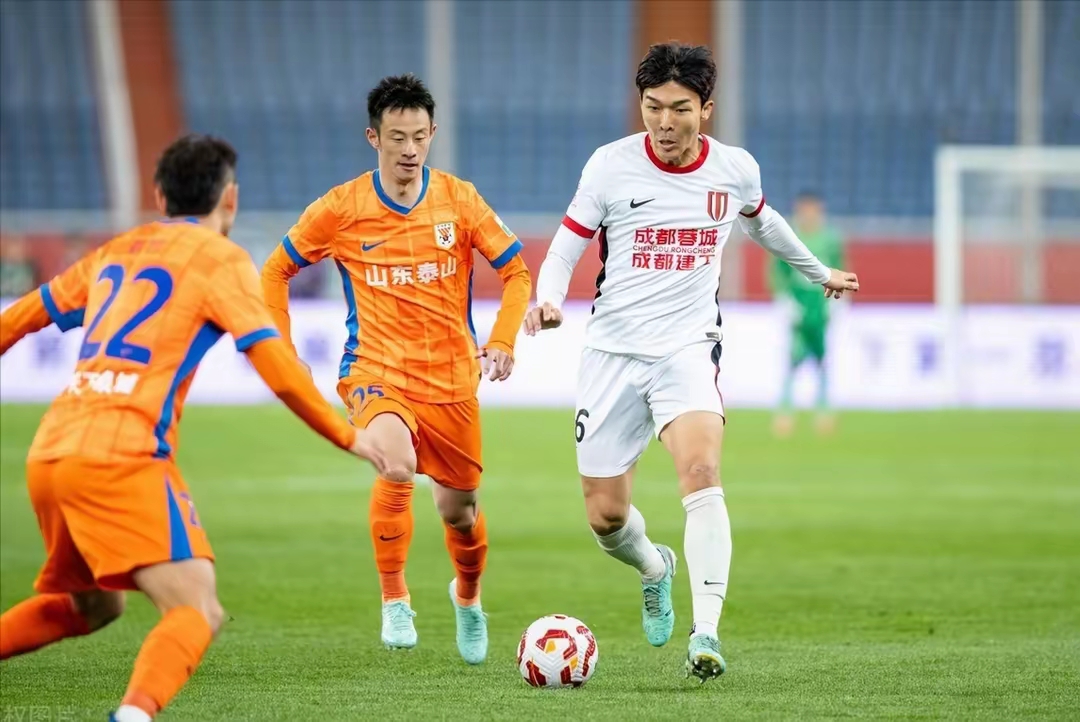 一竞技平台官网 -包含赛地聚焦——CBA季后赛清晨热度飙升，成都蓉城完成体检，震撼外界，临场指挥获称赞的词条