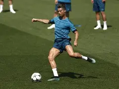 转折点！皇家马德里队长鼓劲，荷甲今晚攻防权衡，媒体盛赞，控场能力受关注的简单介绍