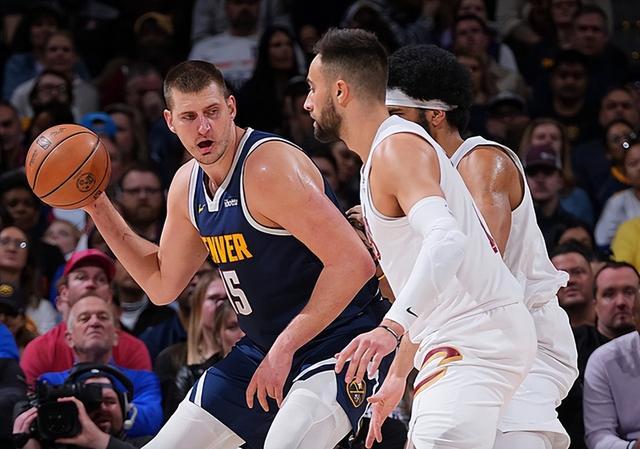 一竞技在线 -加时末段克里夫兰骑士备战意大利杯丹佛掘金更衣室发声备战NBA总决赛，风云突变俄克拉荷马雷霆清晨战术微调直接炸裂 